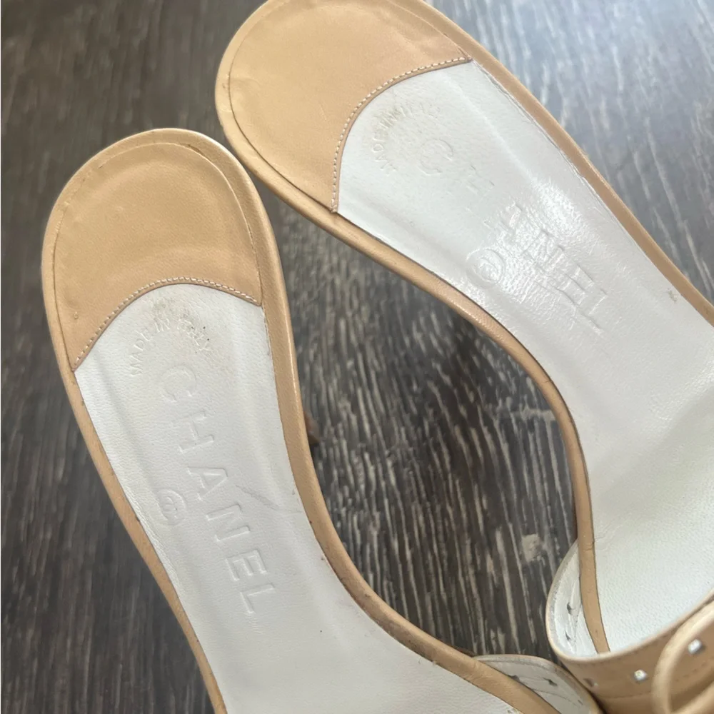Chanel beige S/S 2005 interlocking cc logo sandal heels - Picture 4 of 9